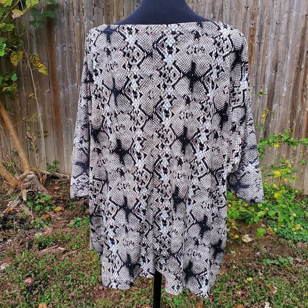 Snake Print Top - Picture 3 of 7